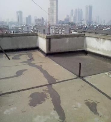 鸡东漏水维修 楼顶漏水是什么原因，楼顶漏水维修方法是什么?